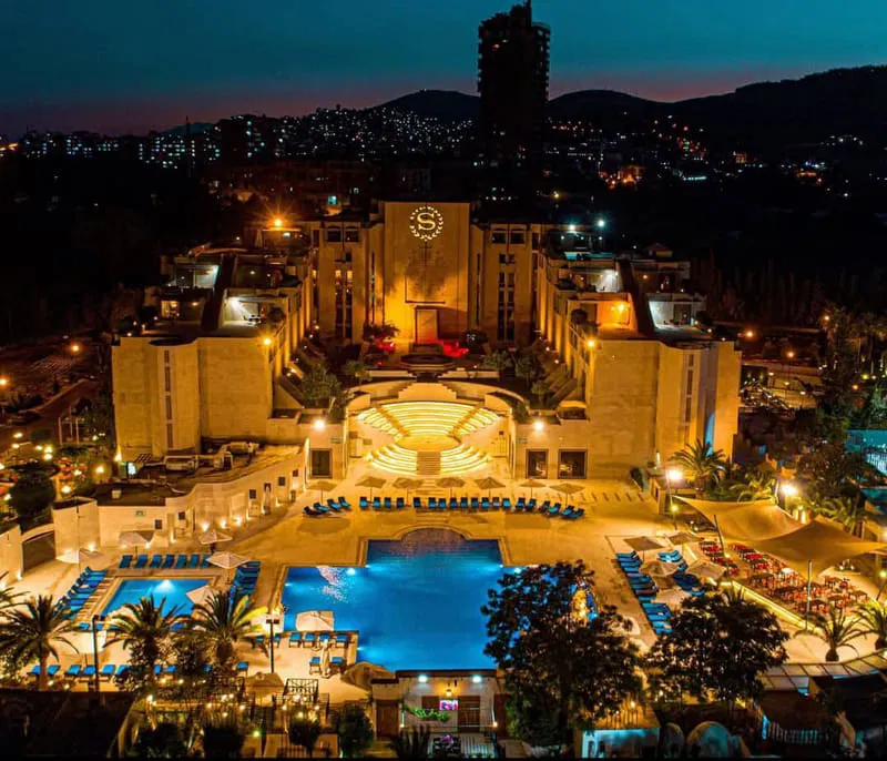 ​Seven Gates Hotel